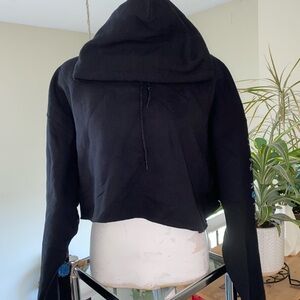 ♥️ Unique Black Cropped Hoodie With Graphic Sleeves Size 2XL